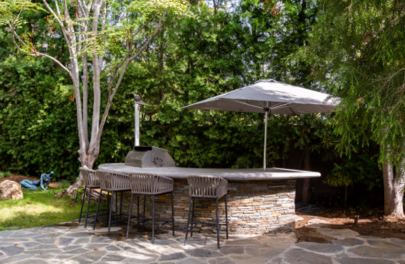 Honeysuckle House - Image 61