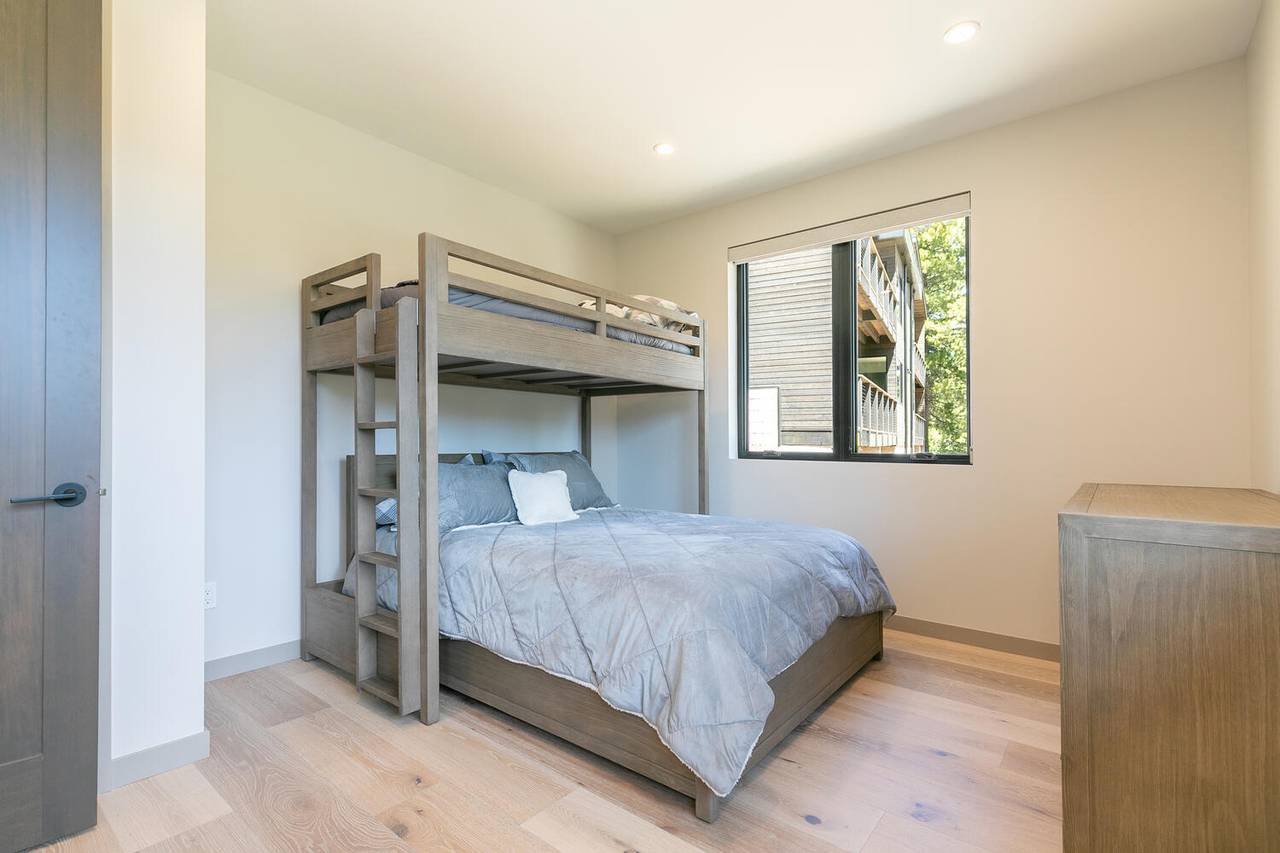 Spring House - Image 29