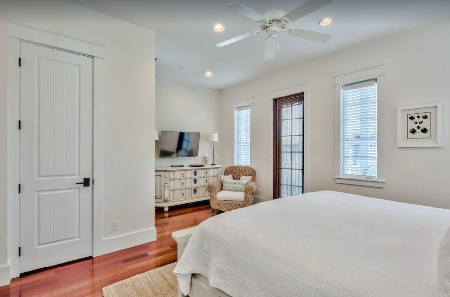 Water House - Image 17