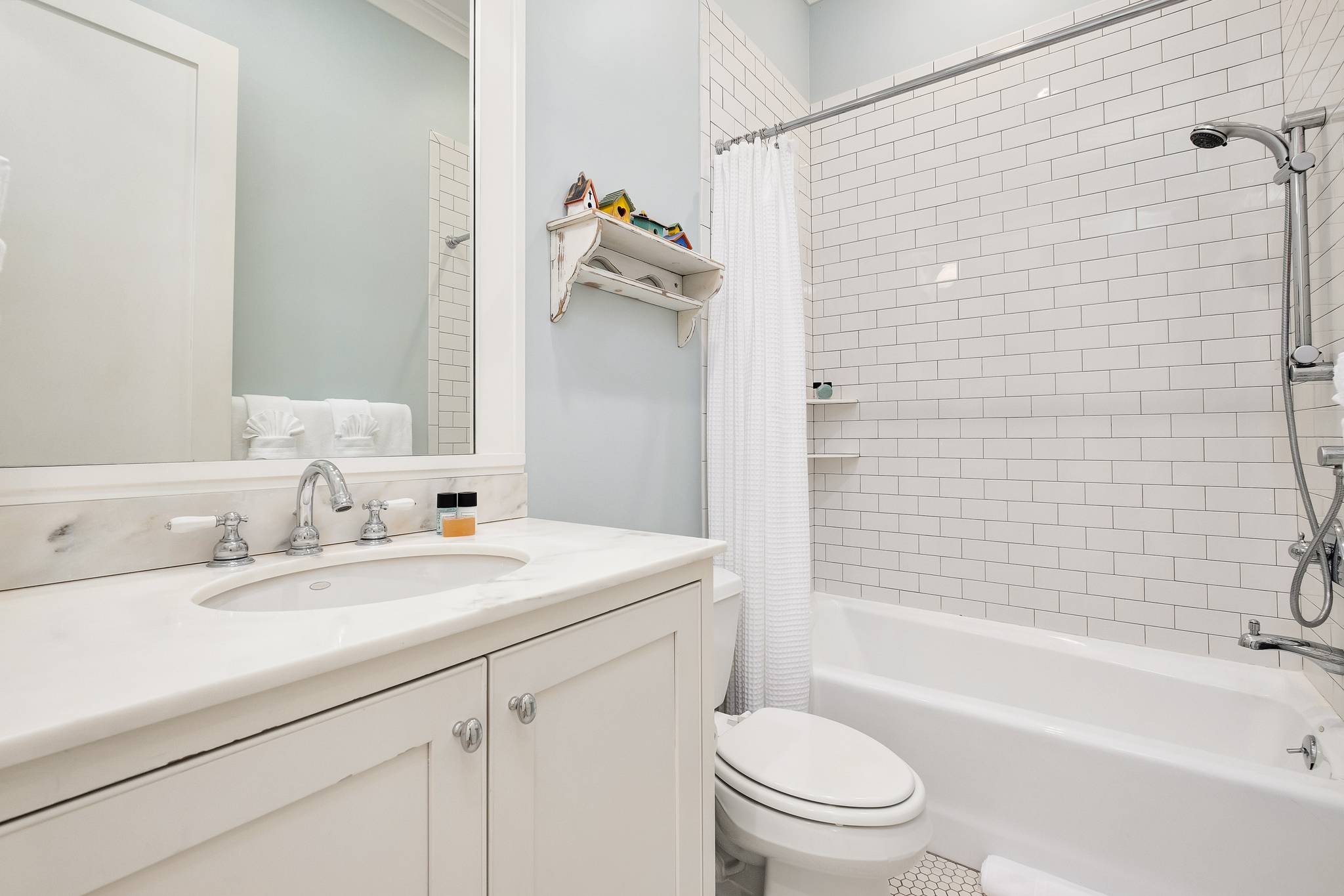 Koi House - Image 26