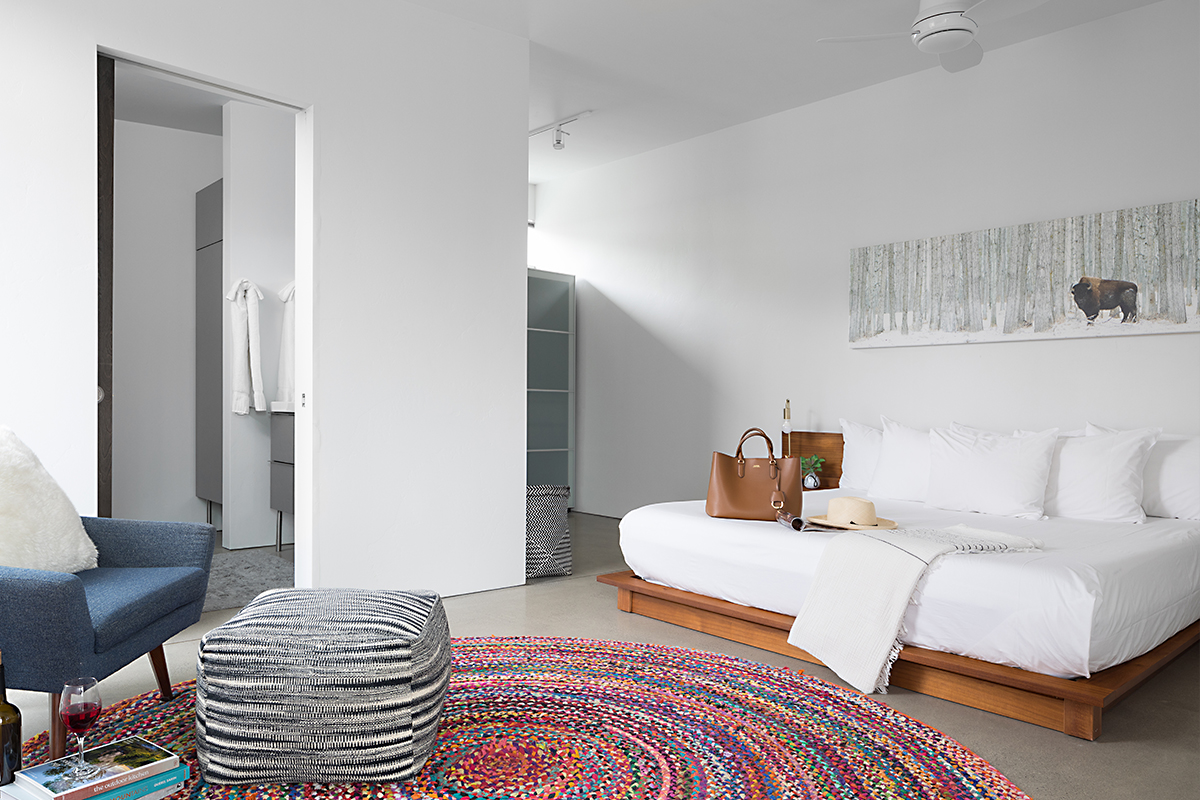 Yellow Mules Home - Image 9