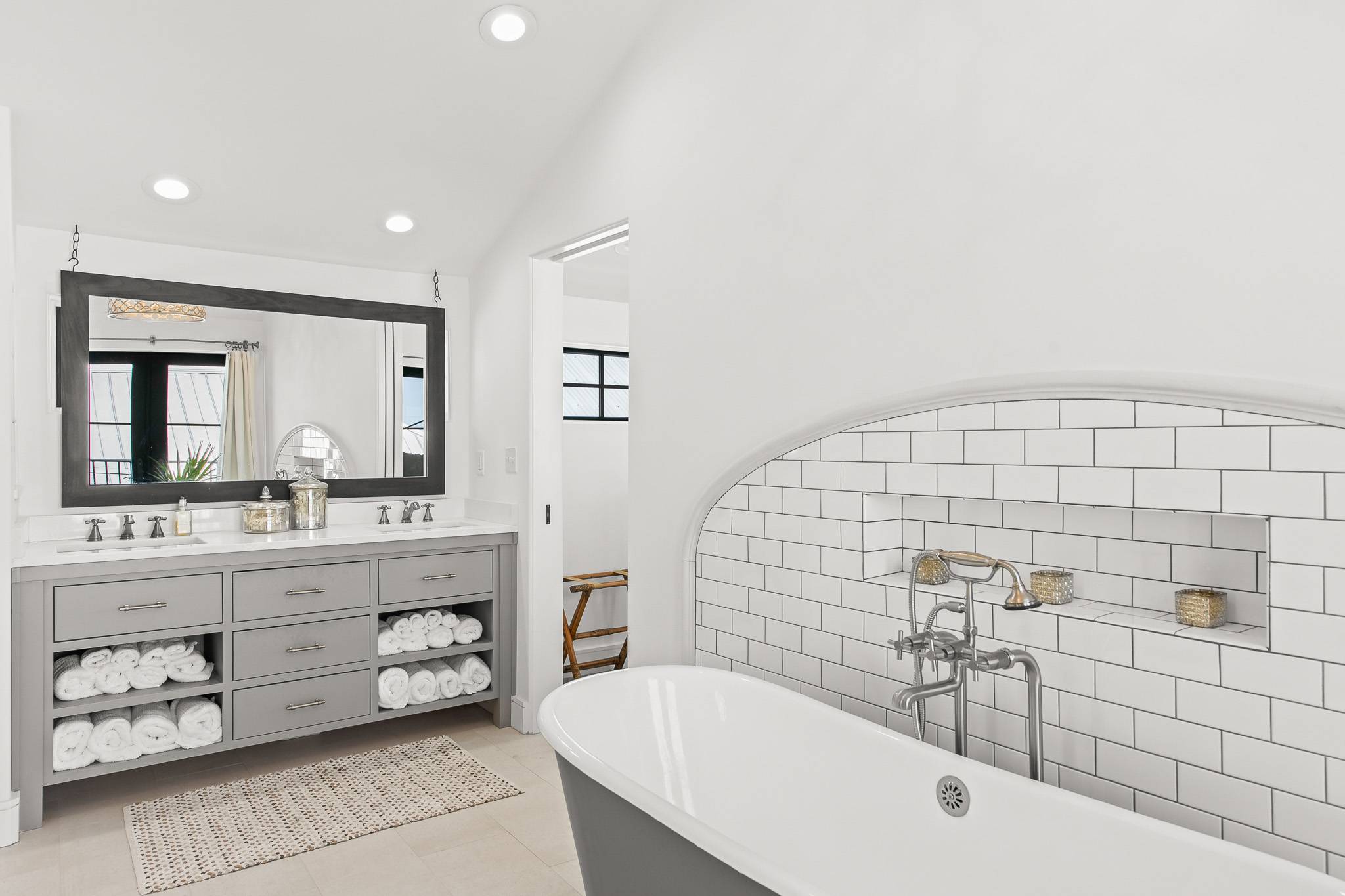 Hamlet Manor - Image 38