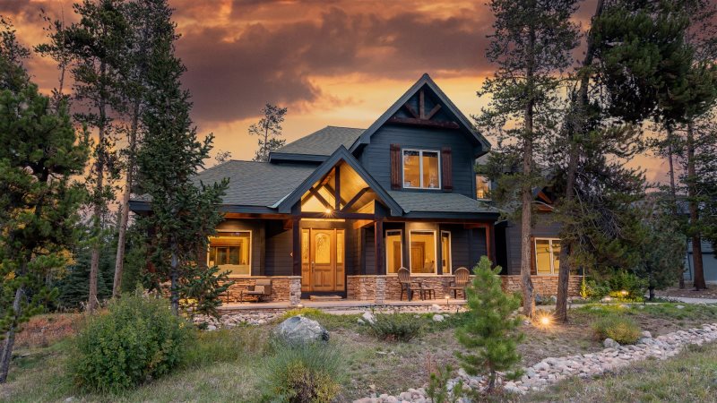 Royal Villa - Image 2