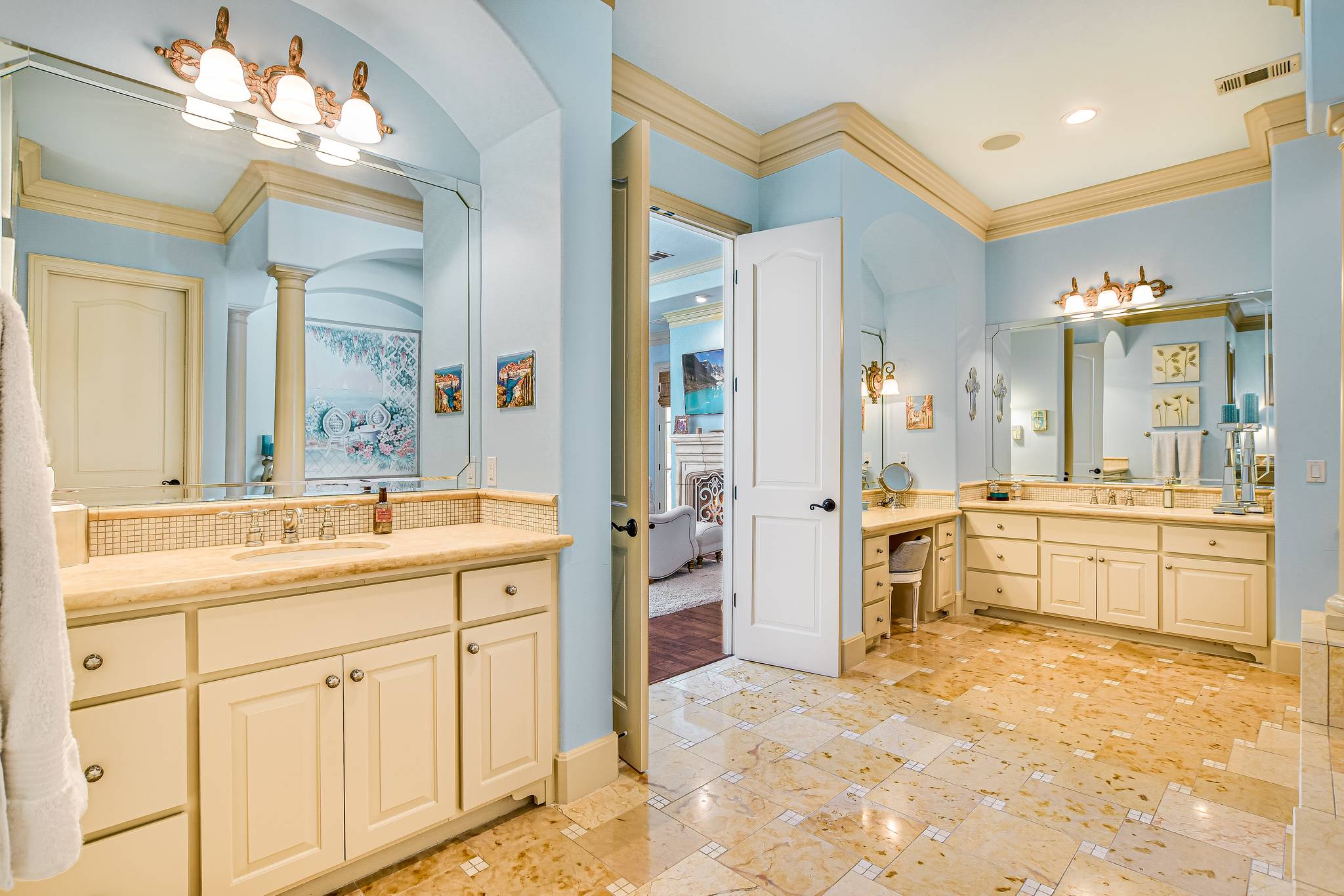 Janis Villa - Image 18