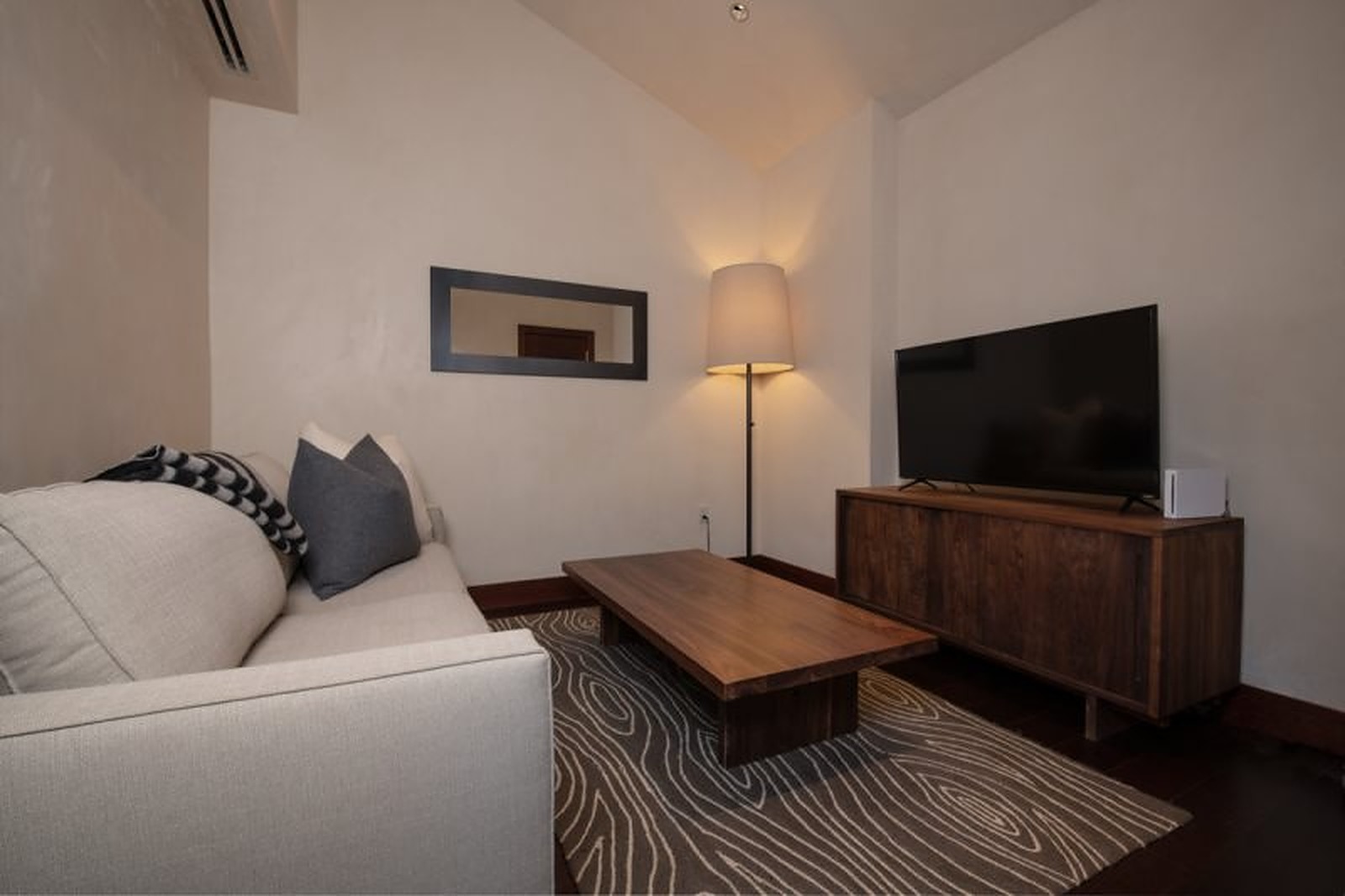 Meadow Home - Image 12