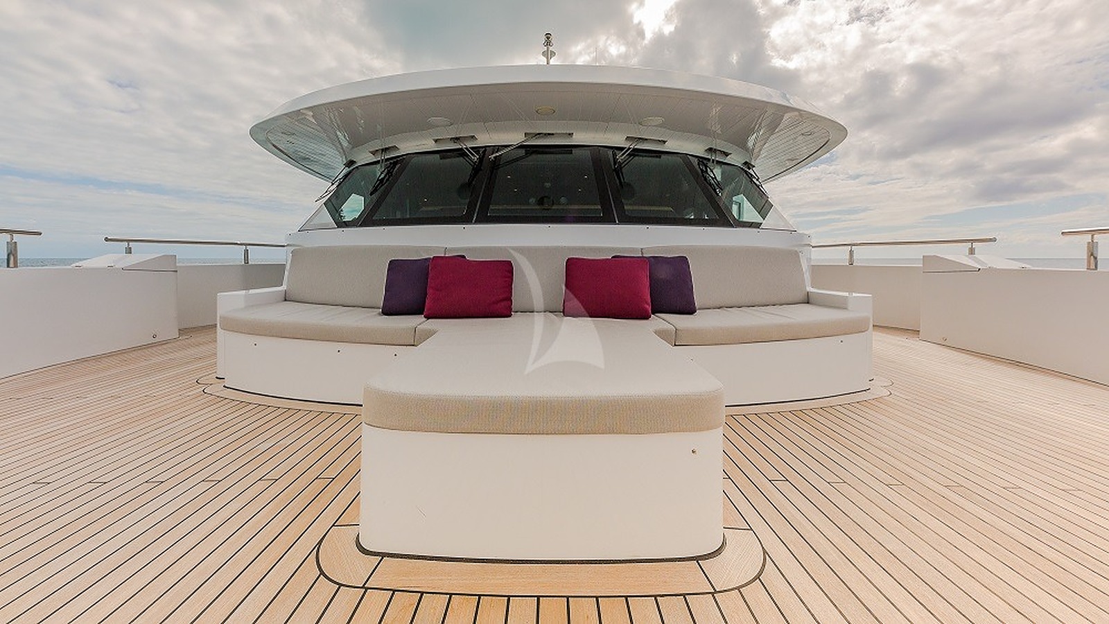 Big Sky Yacht - Image 9