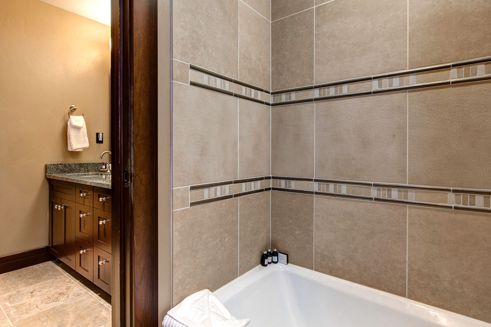 Peak Home - Image 22