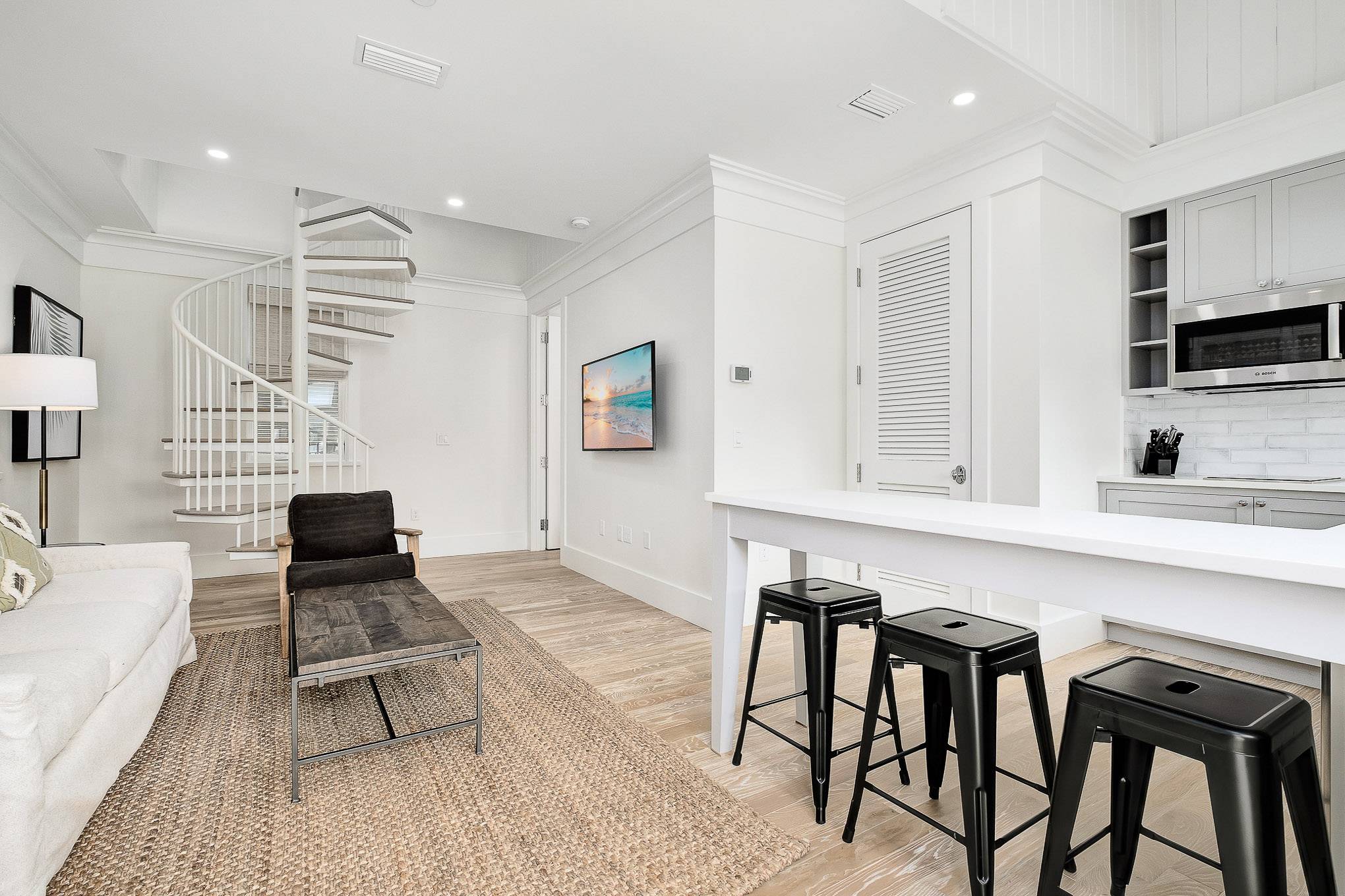 Blue Tang Home - Image 4