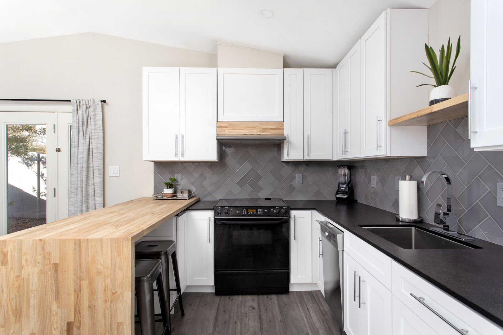 Nicola Place - Image 13