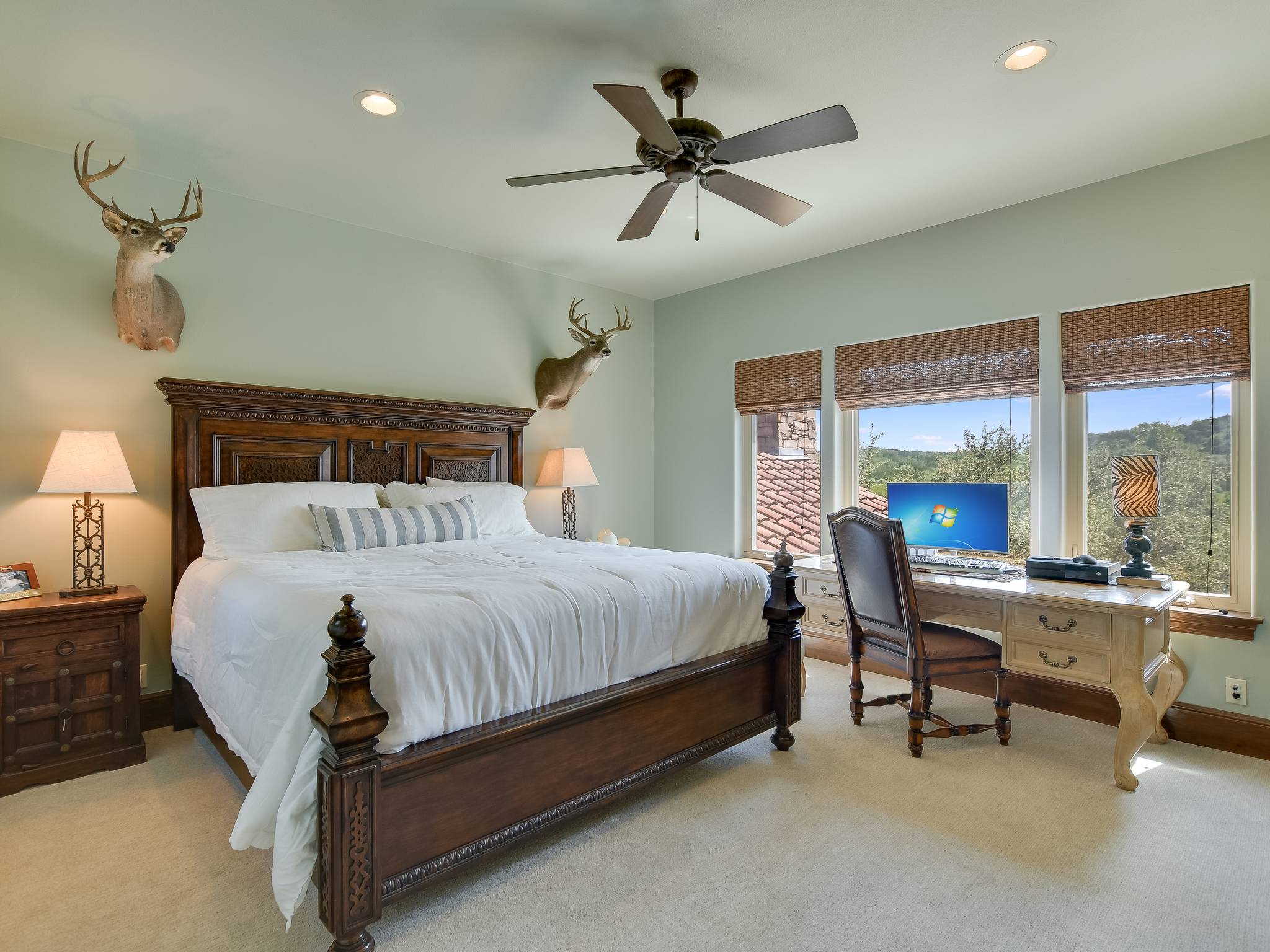 Rock Cedar House - Image 27