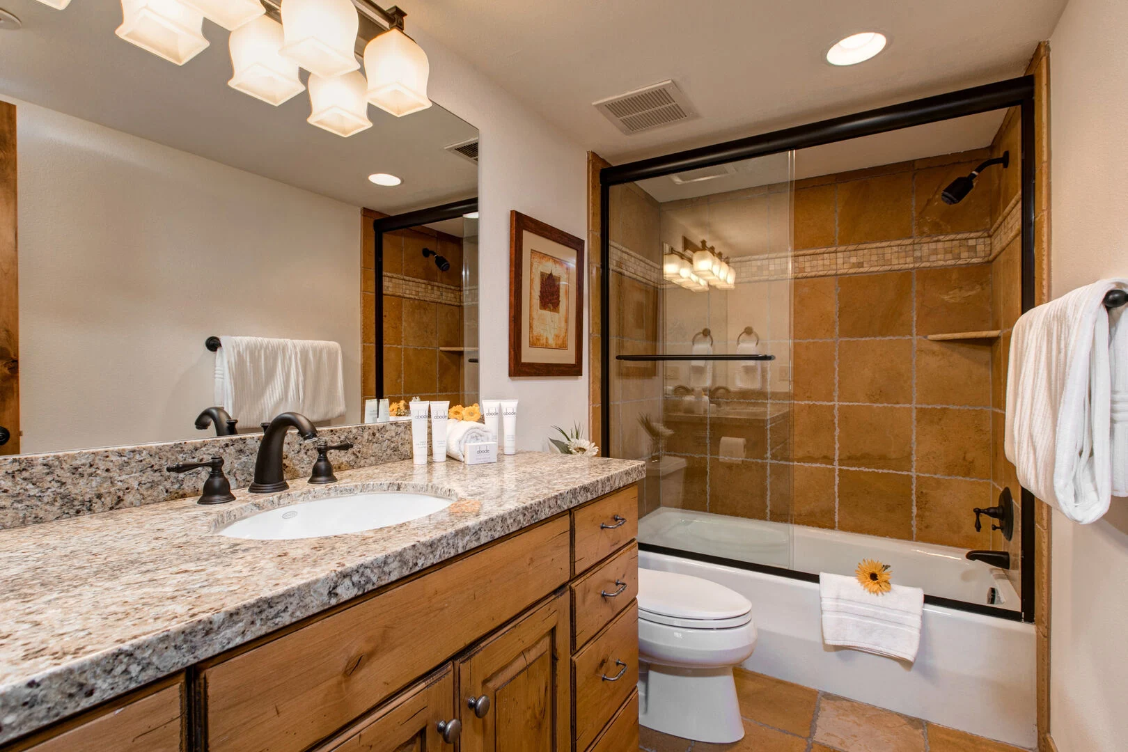 Lakeside Home - Image 24