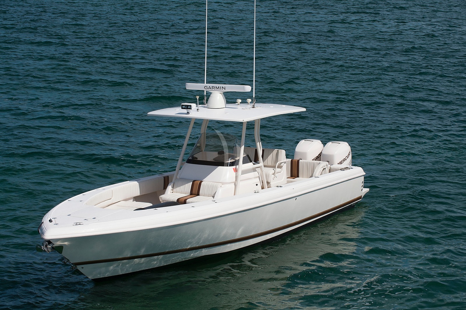 Beachfront Yacht - Image 19
