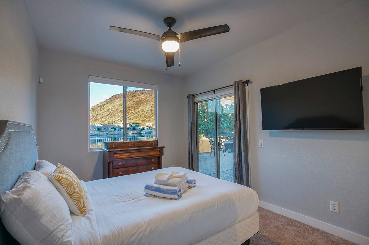 Lakeview Home - Image 11