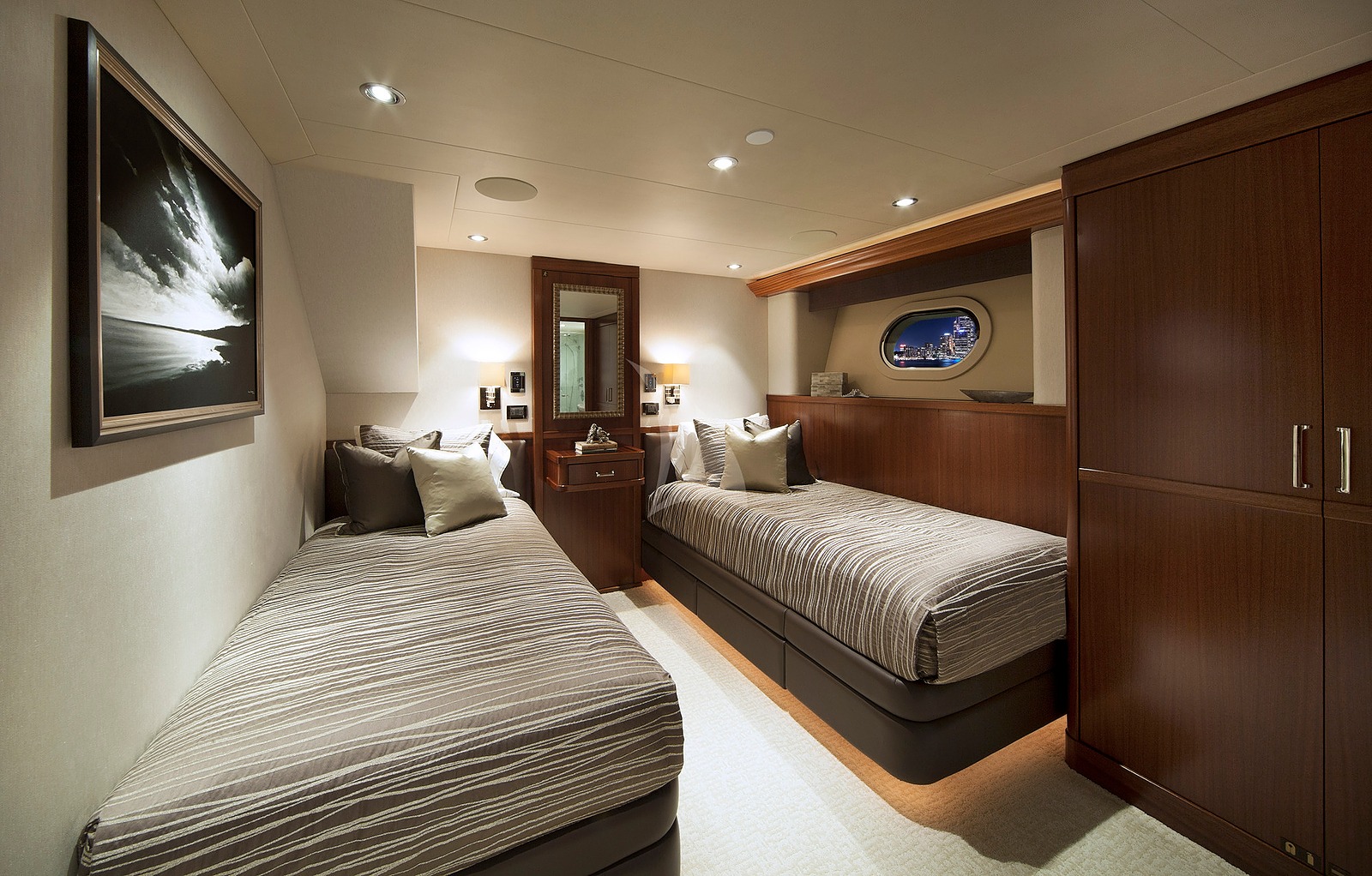 Pipe Dream Yacht - Image 12