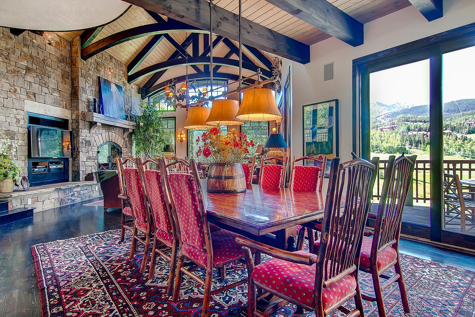 Country Club Manor - Image 8