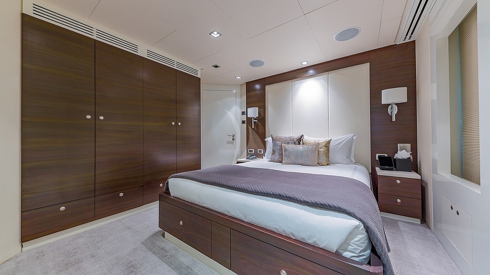 Big Sky Yacht - Image 29