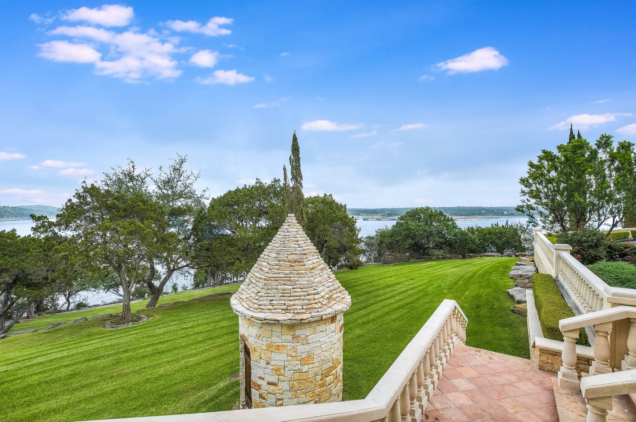 Vaughan Manor - Image 56