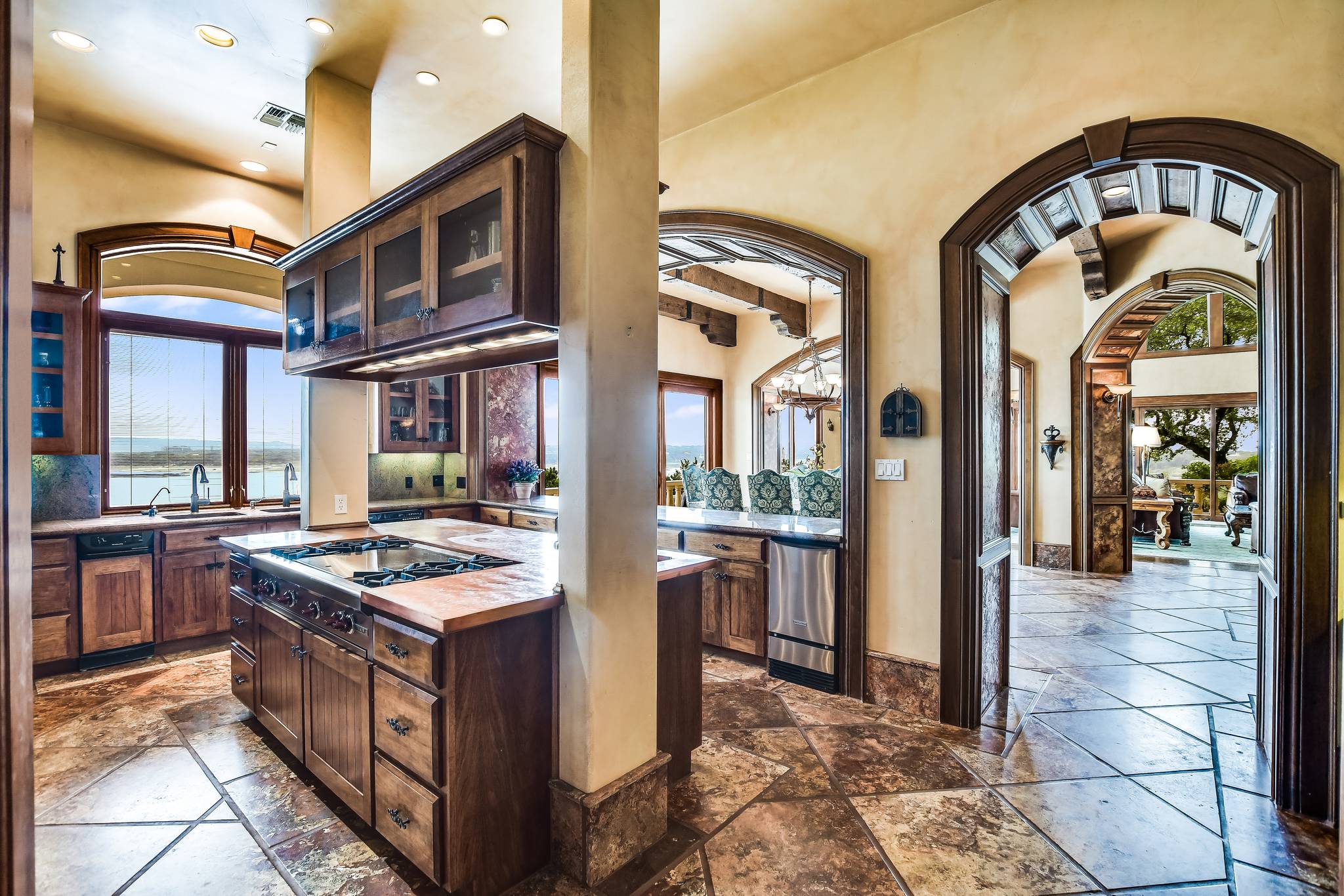 Vaughan Manor - Image 13