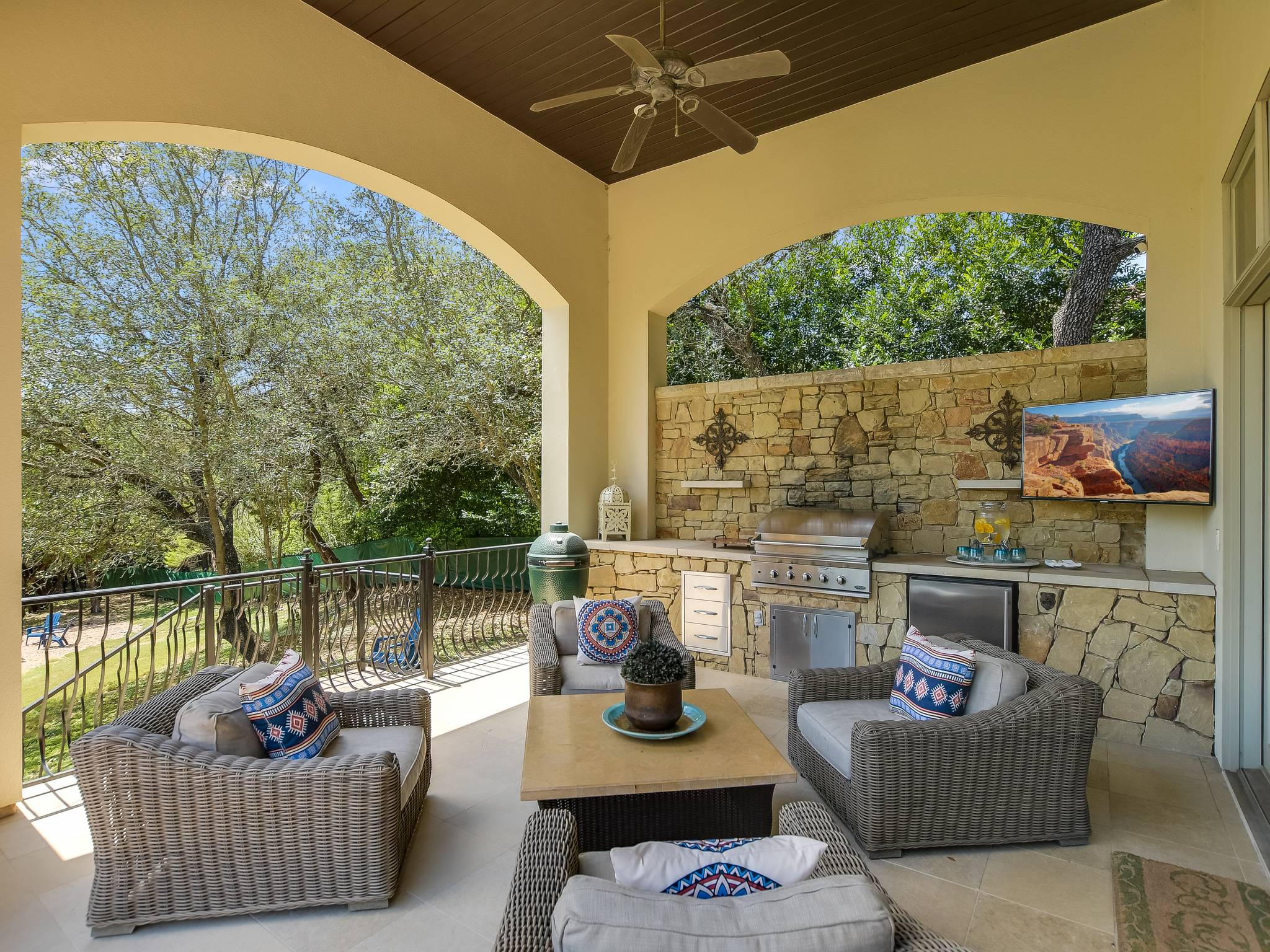 Rock Cedar House - Image 46