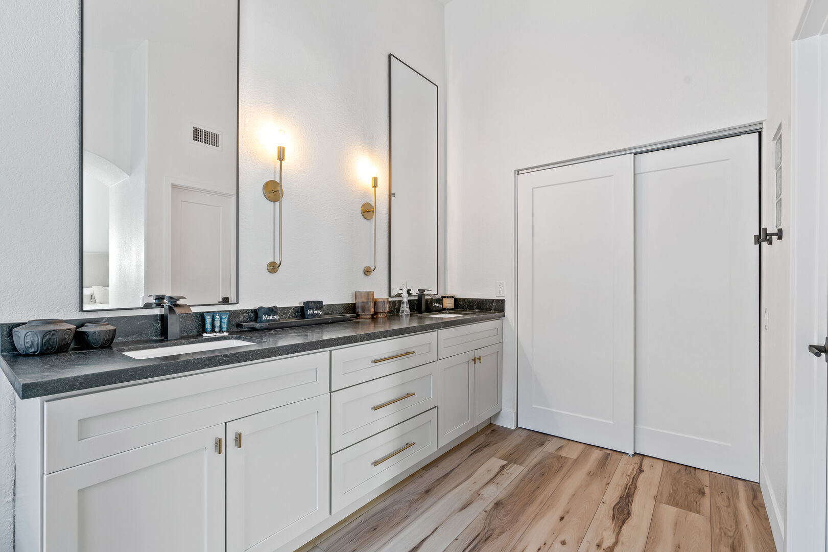 Sandra Place - Image 19