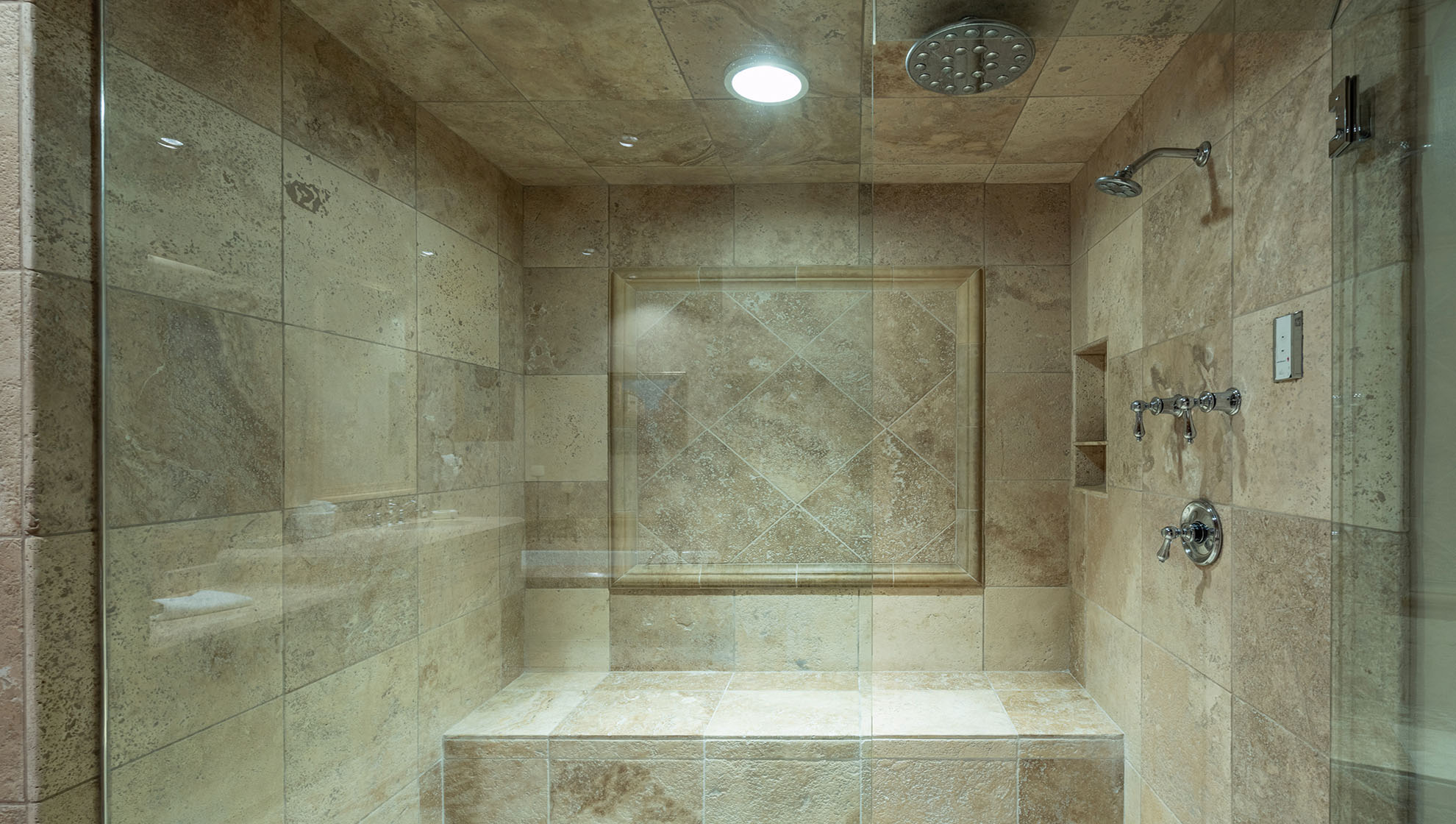 Peaks Manor - Image 30