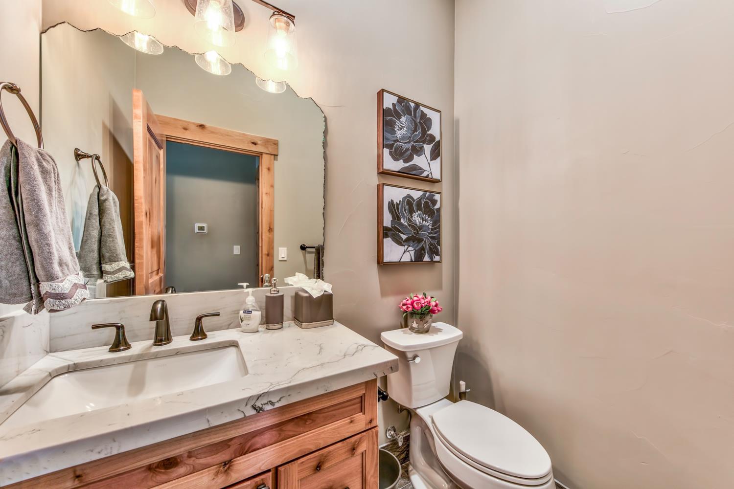 Cornelian House - Image 17