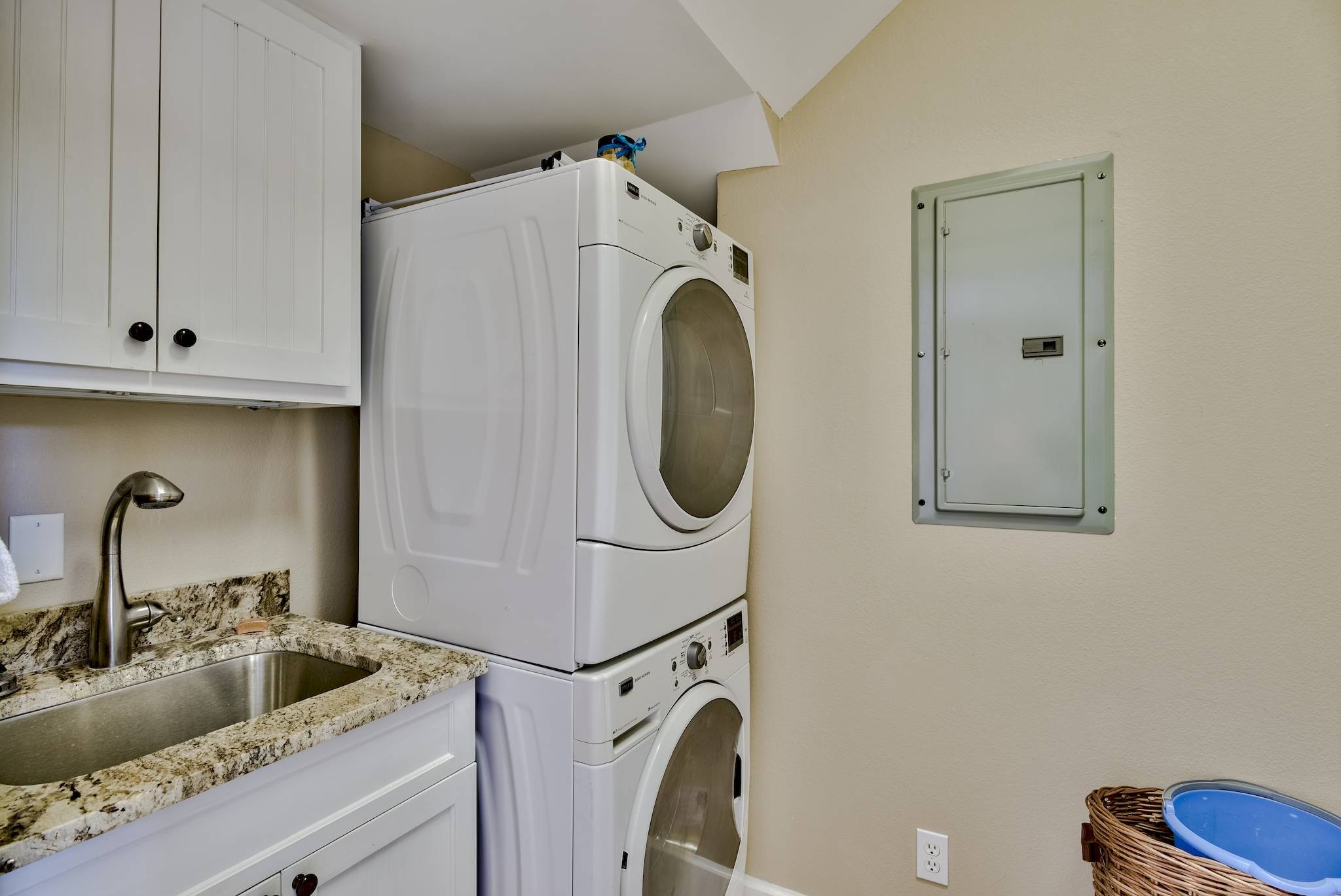 Inez House - Image 12