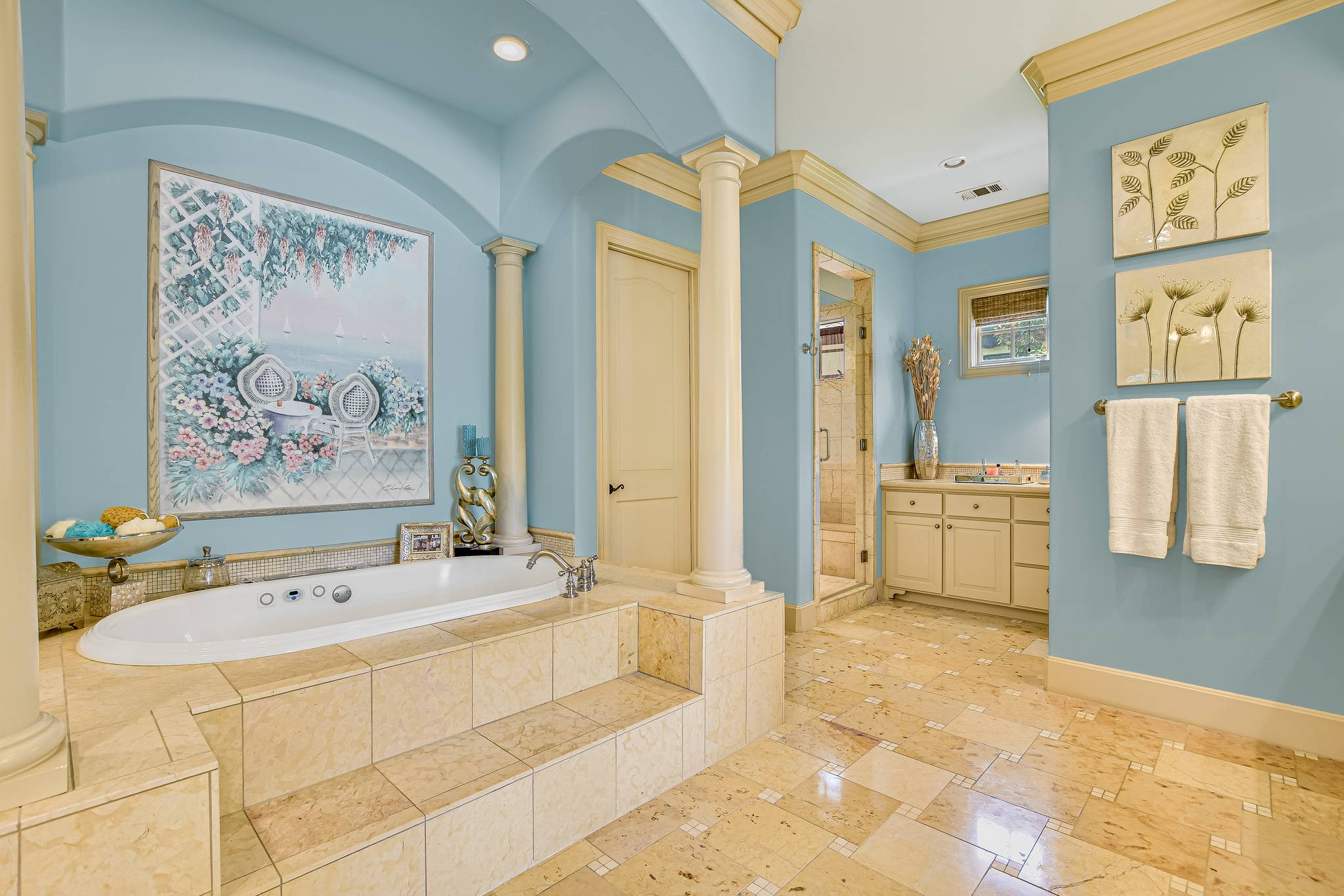 Janis Villa - Image 19