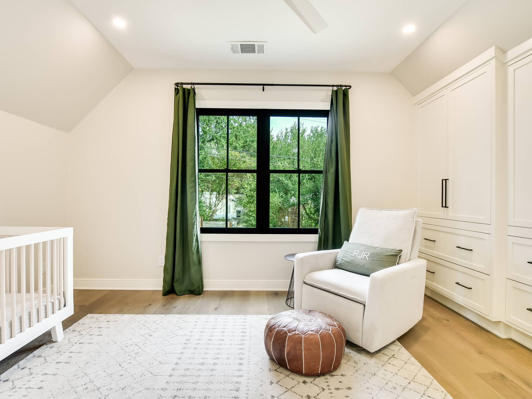 Oro House - Image 35