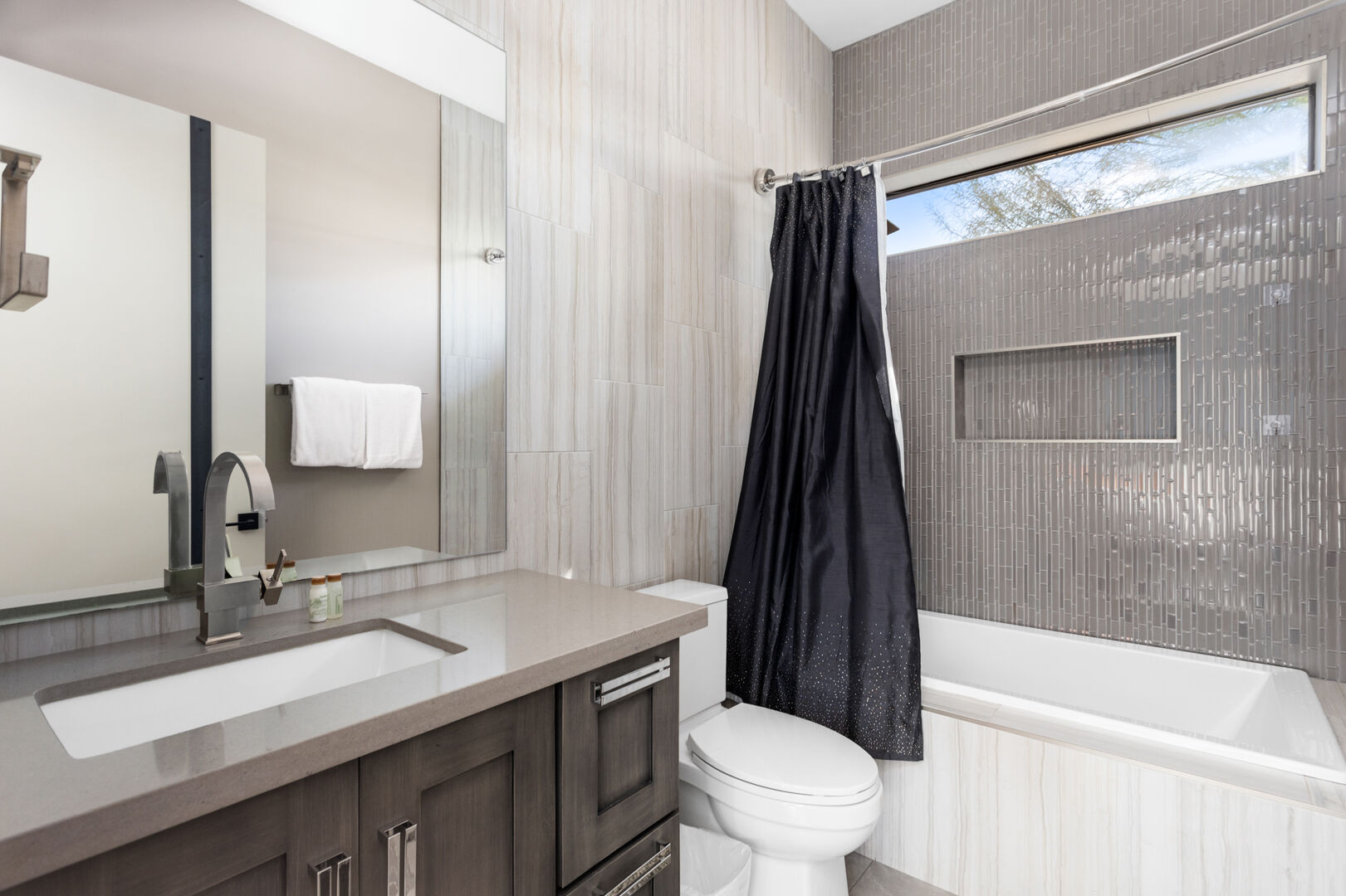 Camelback House - Image 13