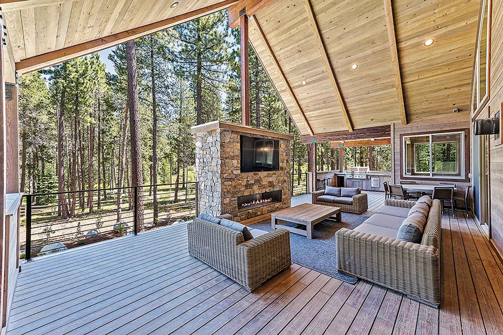 Pine Estate - Image 17