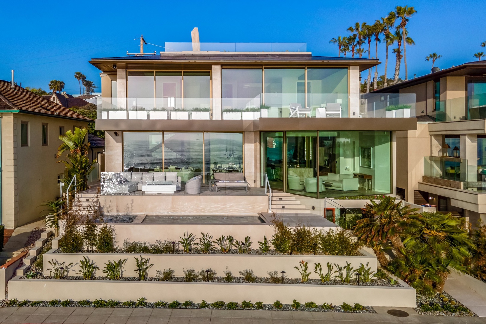 Blue Sapphire House - Image 3