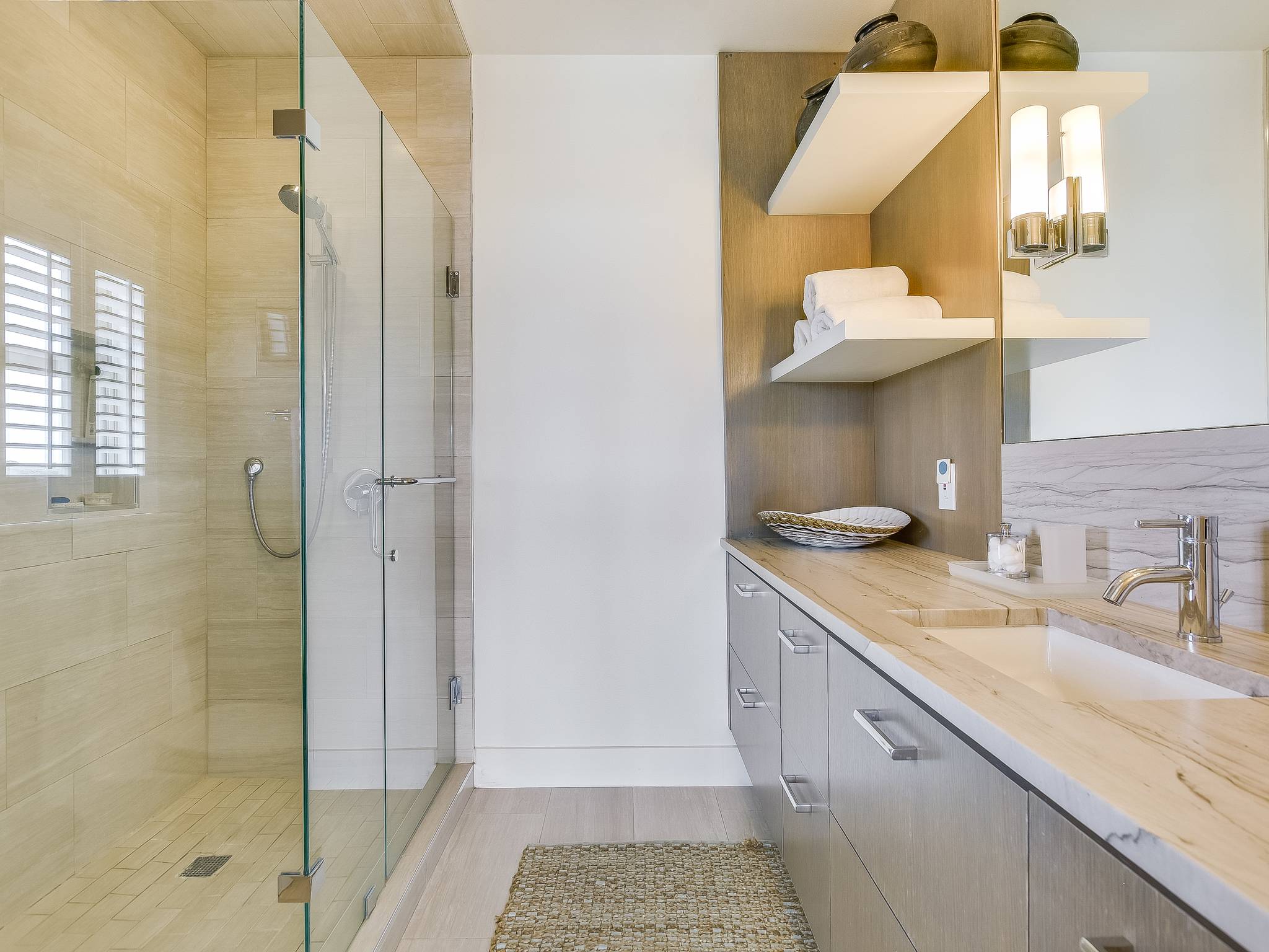 Red Cypress Home - Image 24