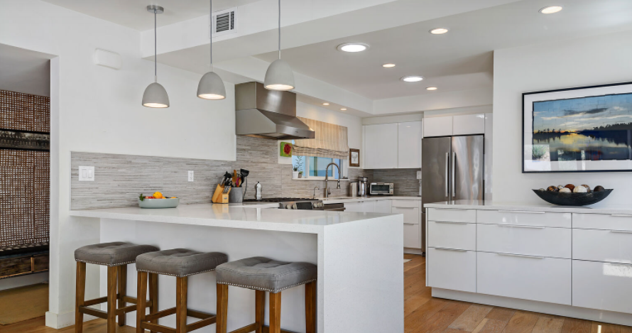 Hendry's Home - Image 5