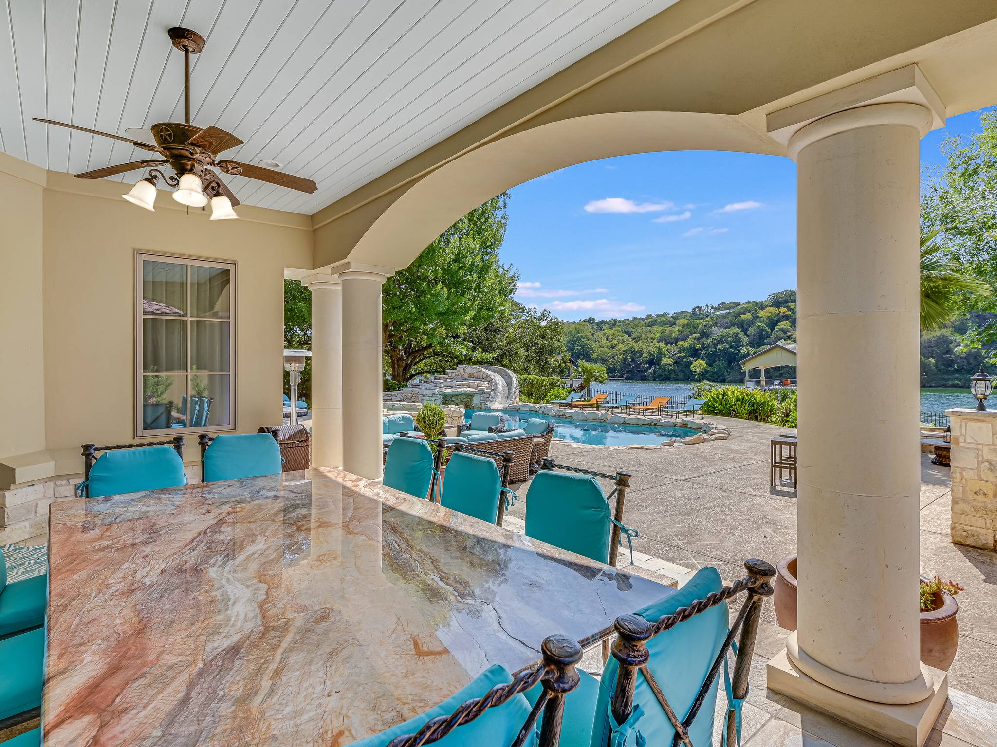 Janis Villa - Image 35