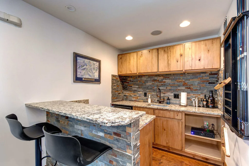 Warnick Manor - Image 16