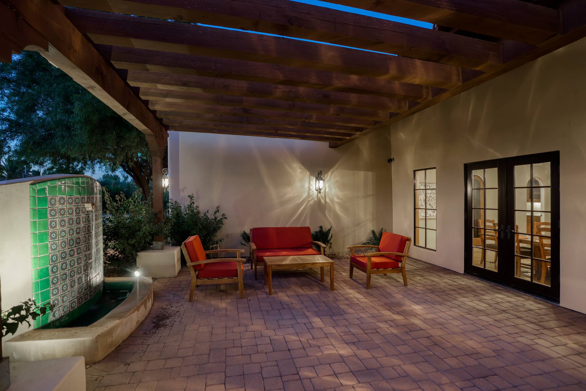 Sunrise Manor - Image 9