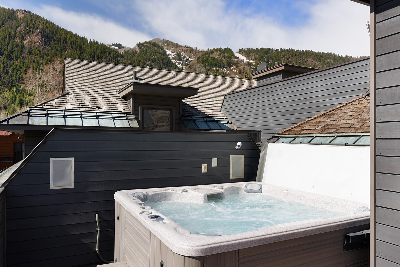 West House - Image 28