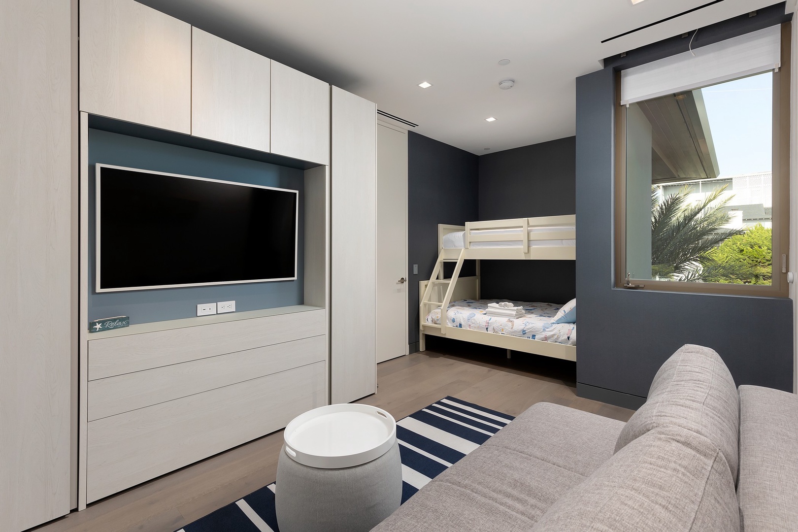 Blue Sapphire House - Image 25