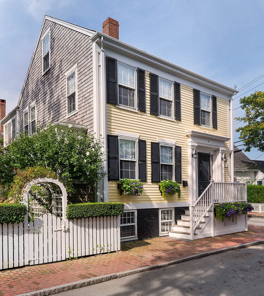 Winter House - Image 2