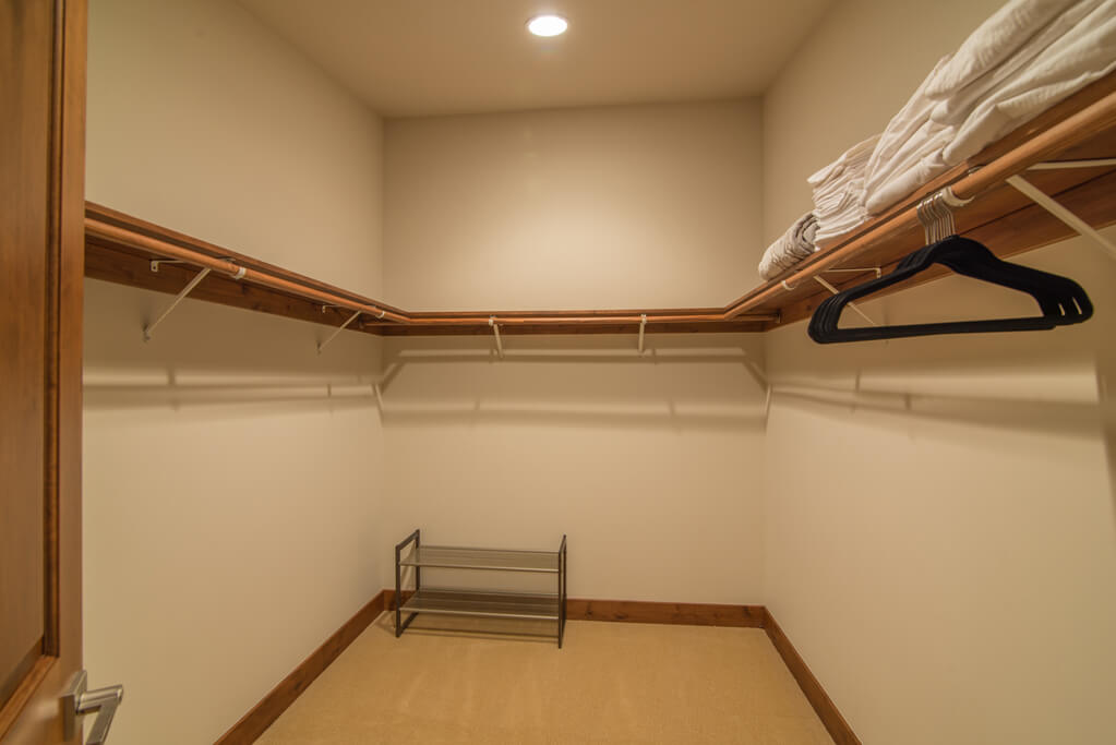 Hemlock House - Image 21