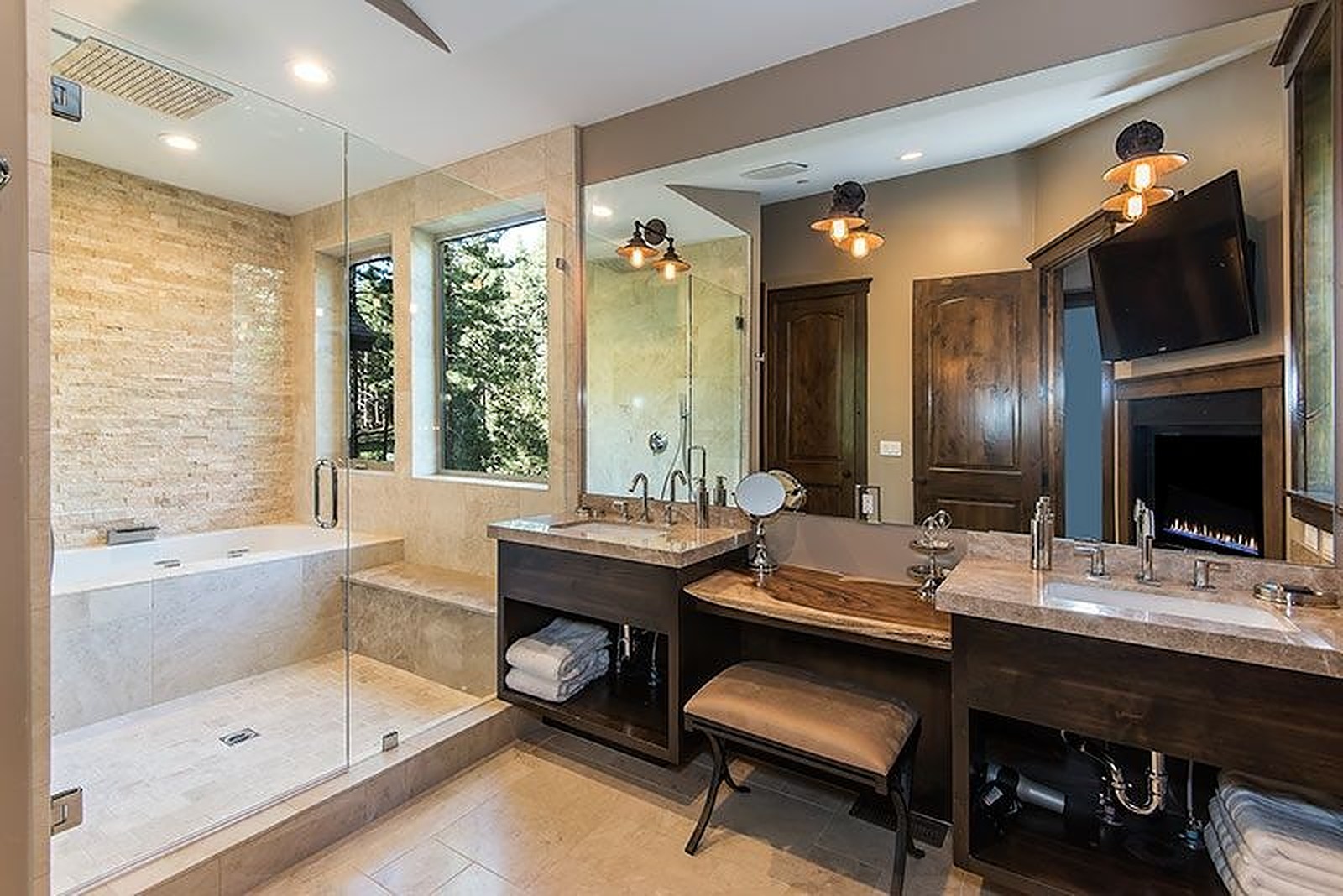 Saddle Manor - Image 30