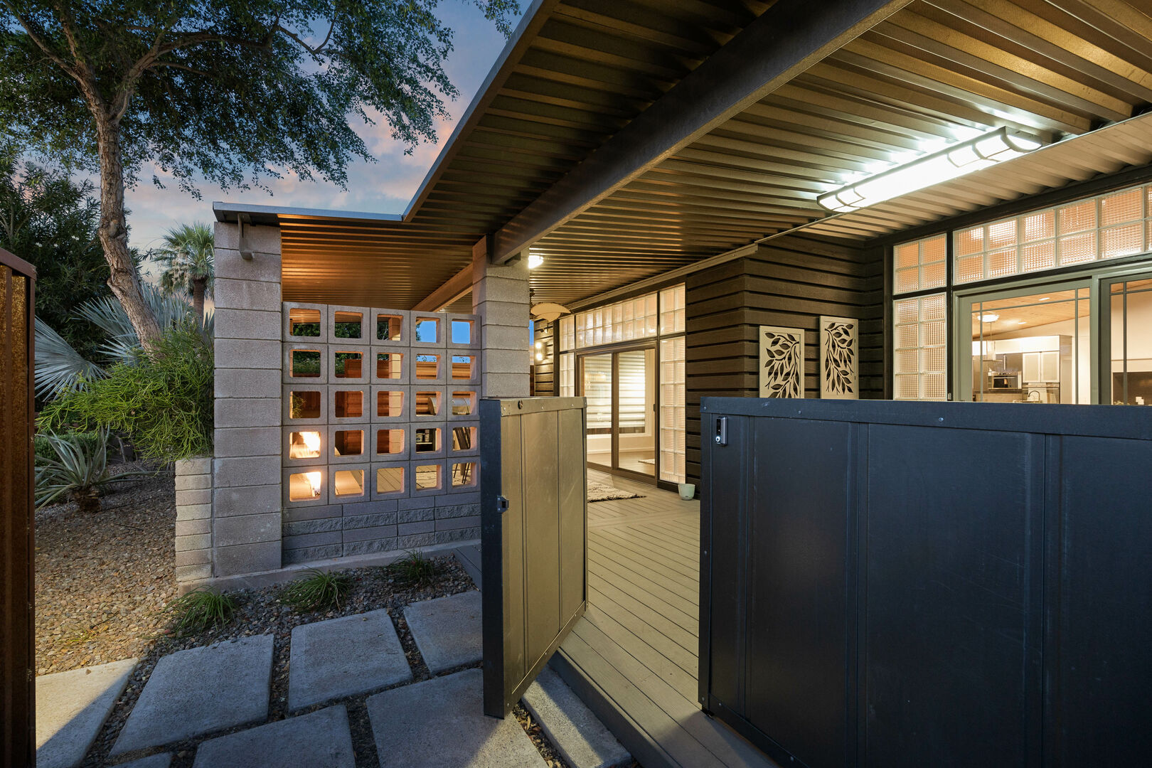 Waterfall House - Image 39