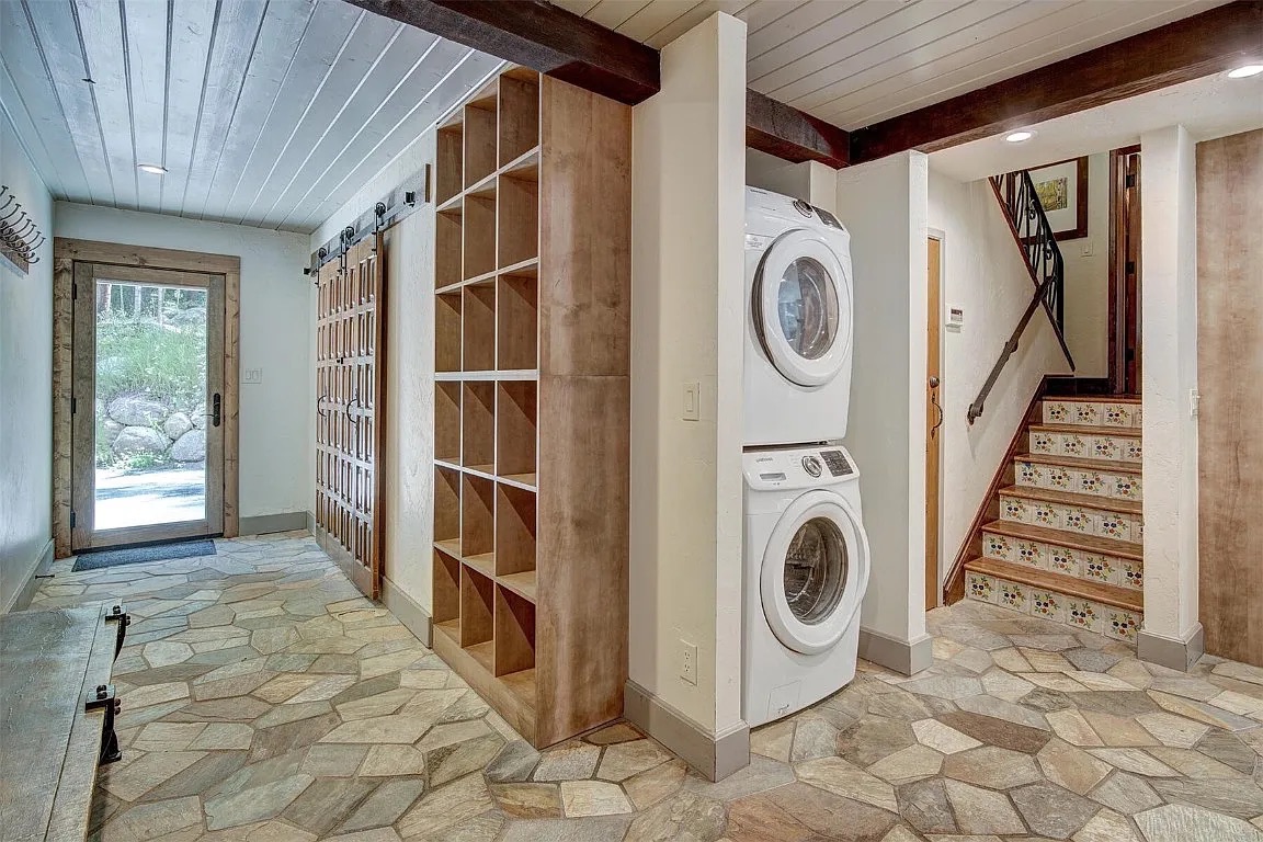 Creekside Chateau - Image 17