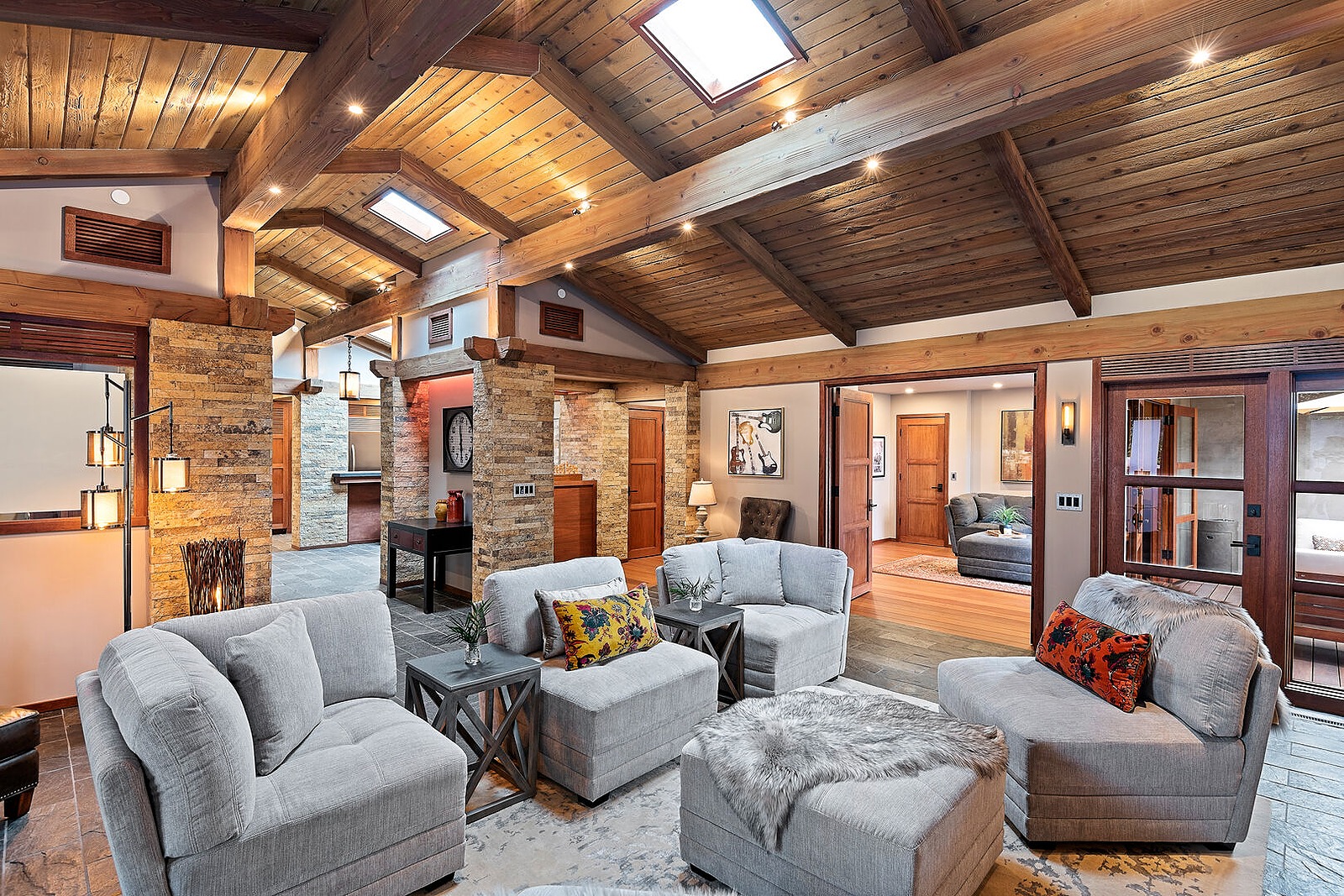 Middle Home - Image 14