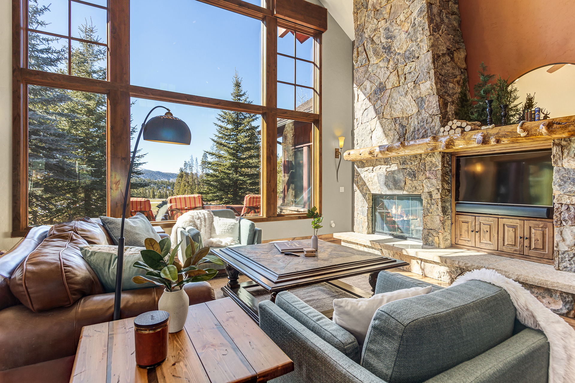 Twin Peaks Lodge - Image 2