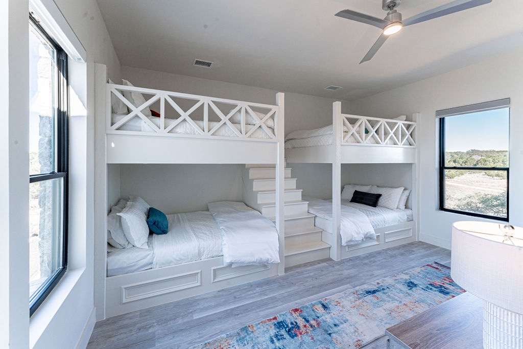 Clark Villa - Image 30