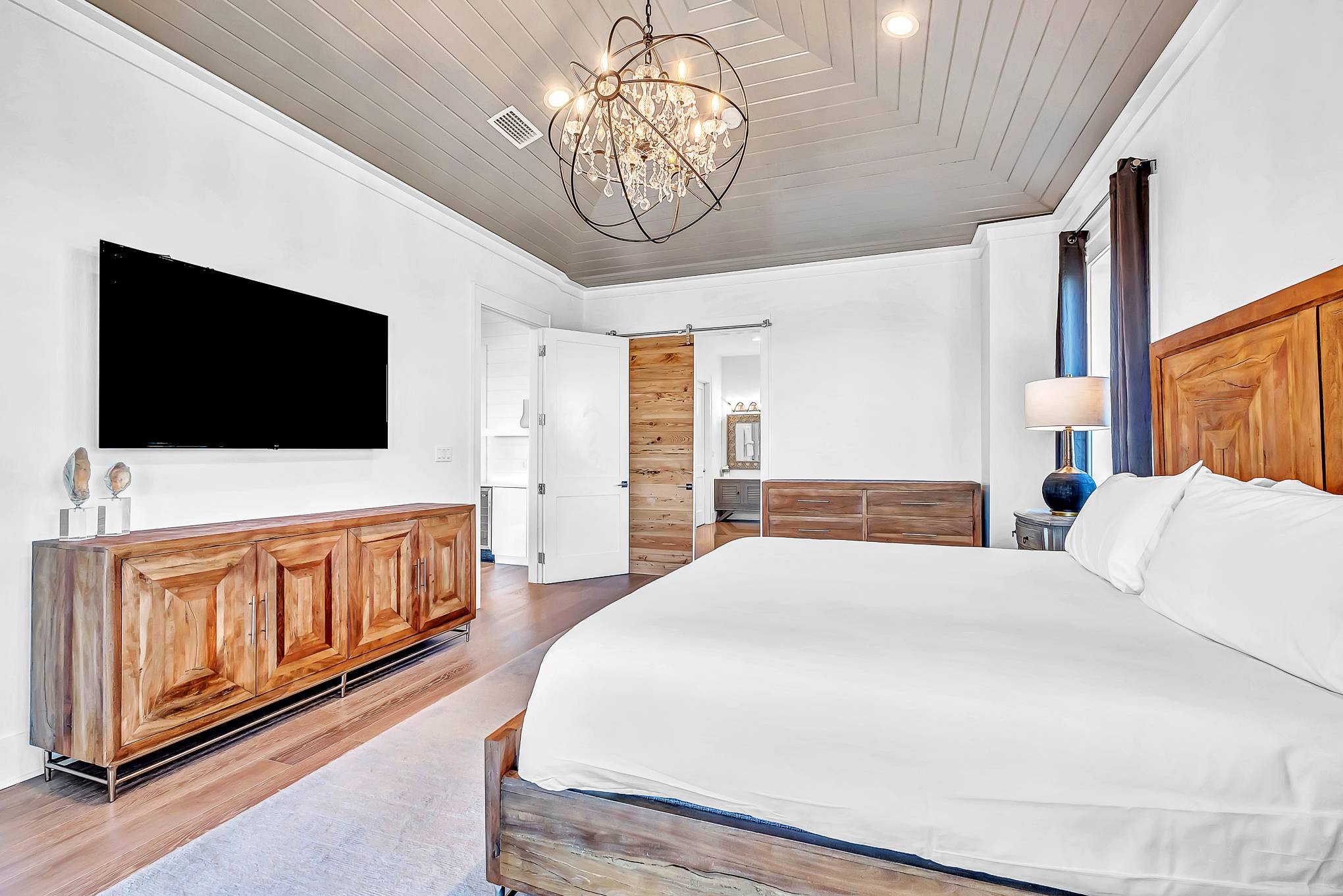 Lantern Manor - Image 46