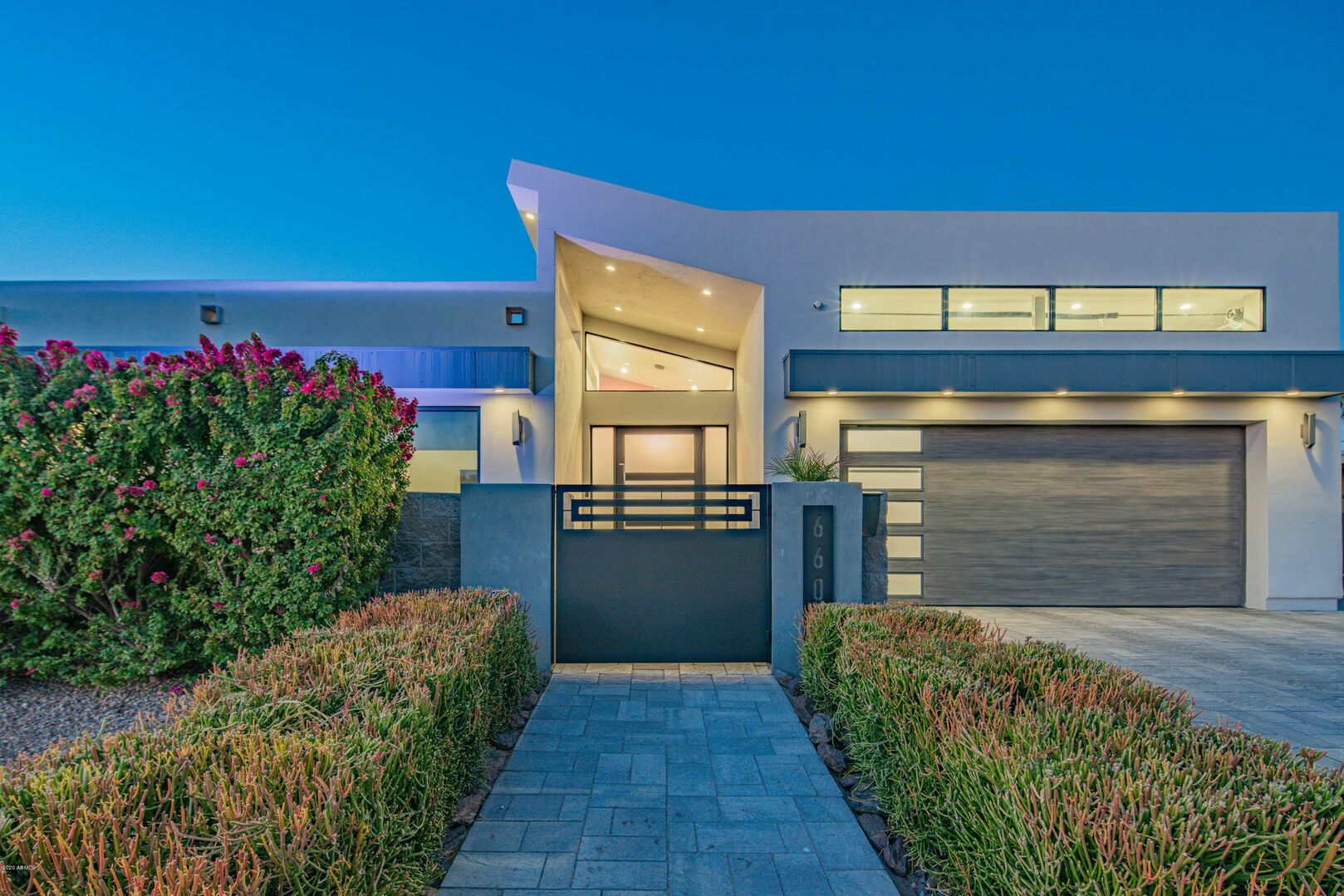 Camelback House - Image 27