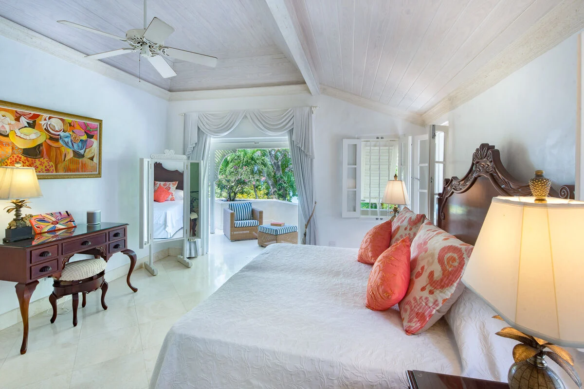 Red Hibiscus Home - Image 9